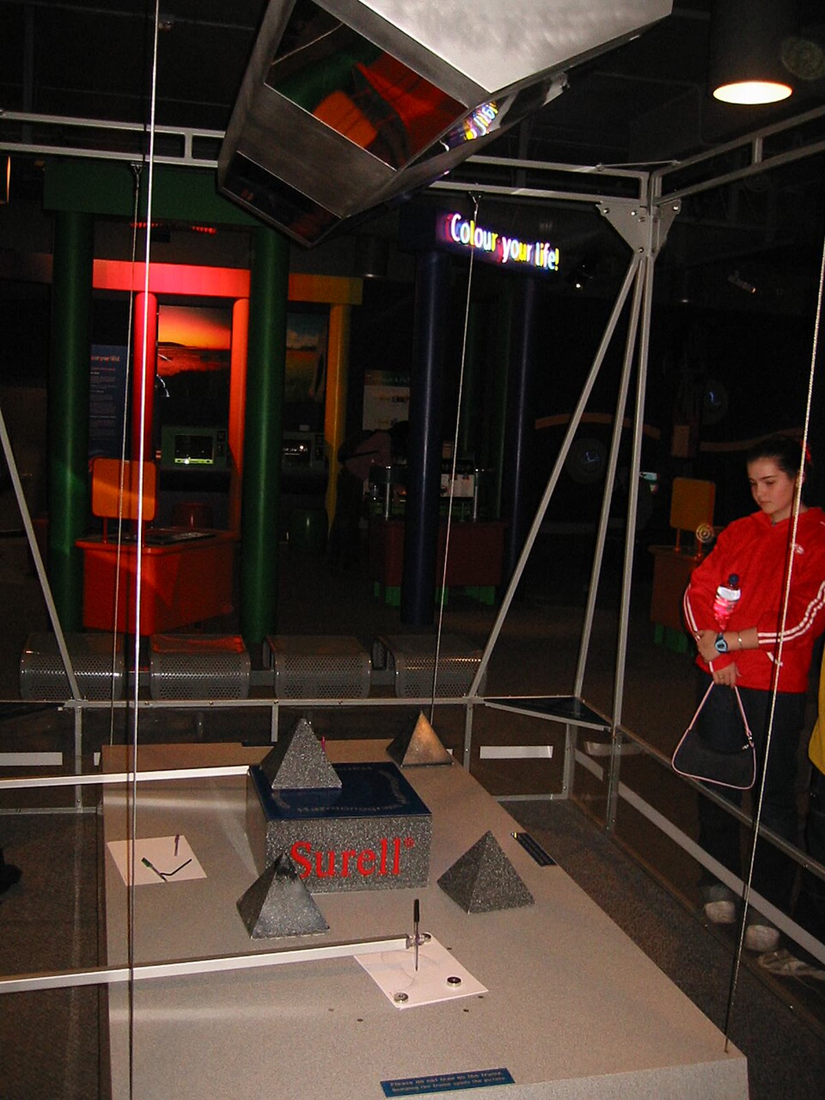 Sebuah harmonograf di Questacon, Canberra, didokumentasikan pada 24 Juli 2007. Foto dipotong seperlunya, diubah ukuran, dan dikonversi ulang ke JPEG.