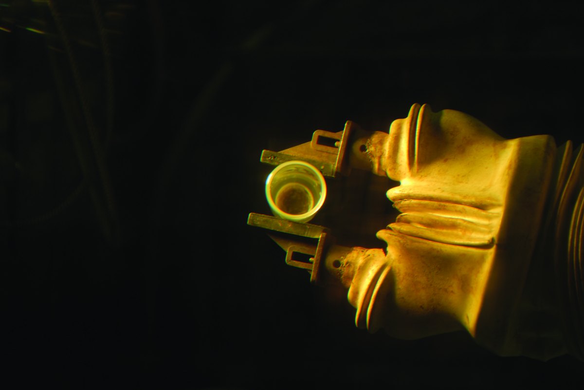 Manipulator hot cell di Idaho National Laboratory, 22 Januari 2008; bukan fasilitas atau riset BRIN. Gambar diperkecil dan disimpan ulang sebagai JPEG tanpa mengubah isi.