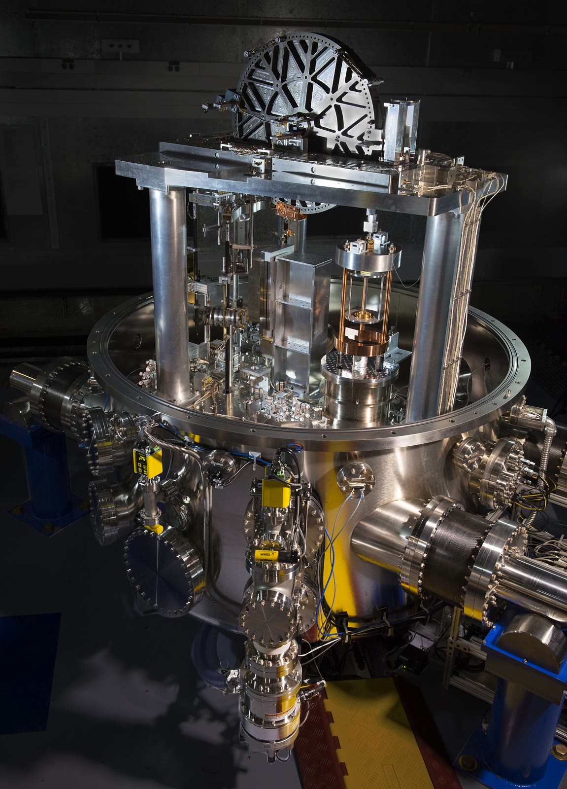 Neraca Kibble NIST-4 di Gaithersburg, Maryland, 1 September 2015; ukuran diubah dan dikonversi ke JPEG tanpa pemotongan.