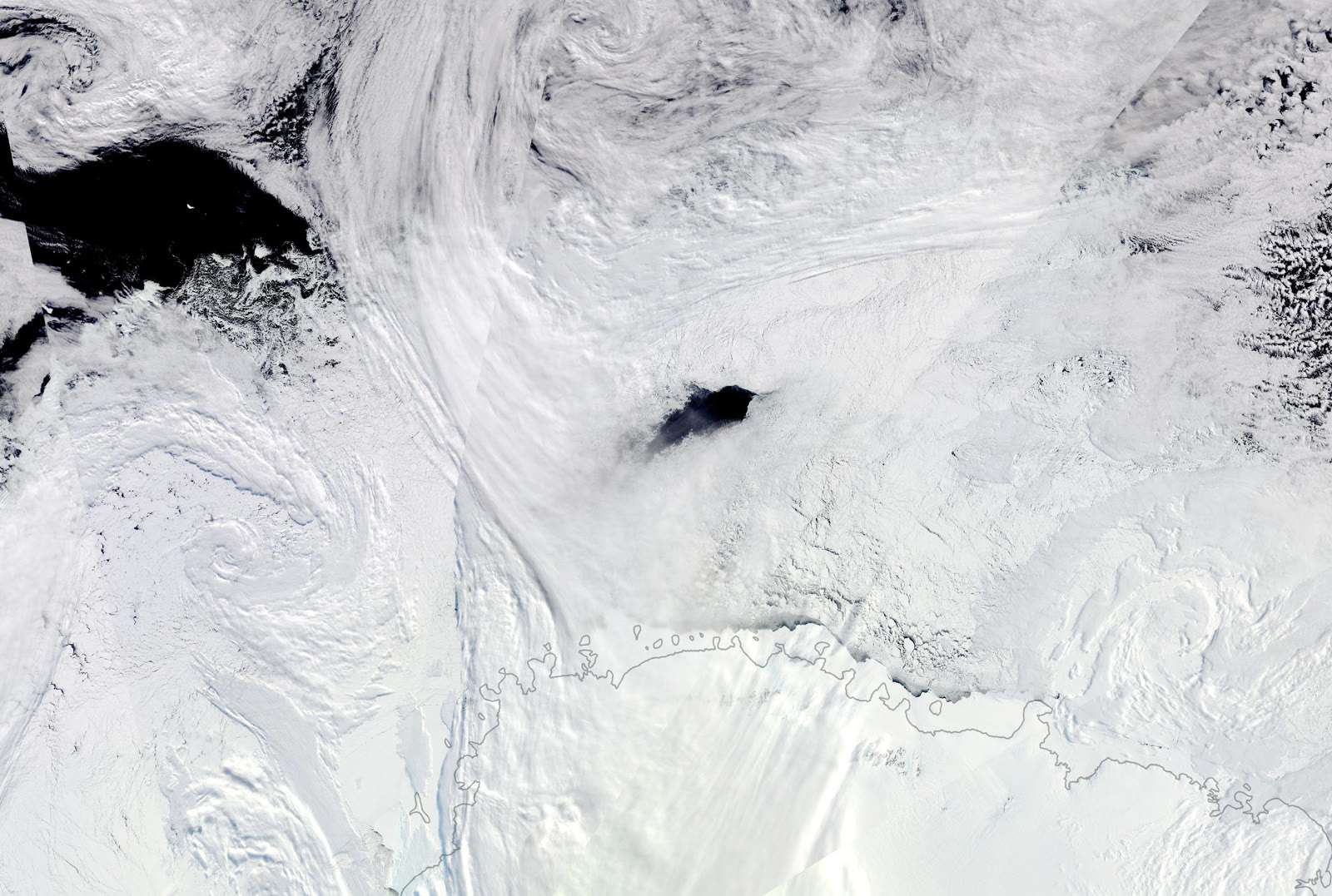 Citra warna alami Maud Rise Polynya di Laut Weddell, 25 September 2017. Ukuran diubah dan dikonversi ke JPEG tanpa pemotongan.