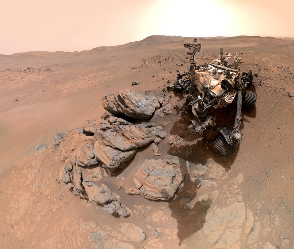 Swafoto Perseverance di Lac de Charmes, Mars, diambil 11 Maret 2026 dan disusun dari 61 citra. Foto arsip NASA/JPL-Caltech/MSSS, bukan dokumentasi perjalanan pemecahan rekor pada Oktober.