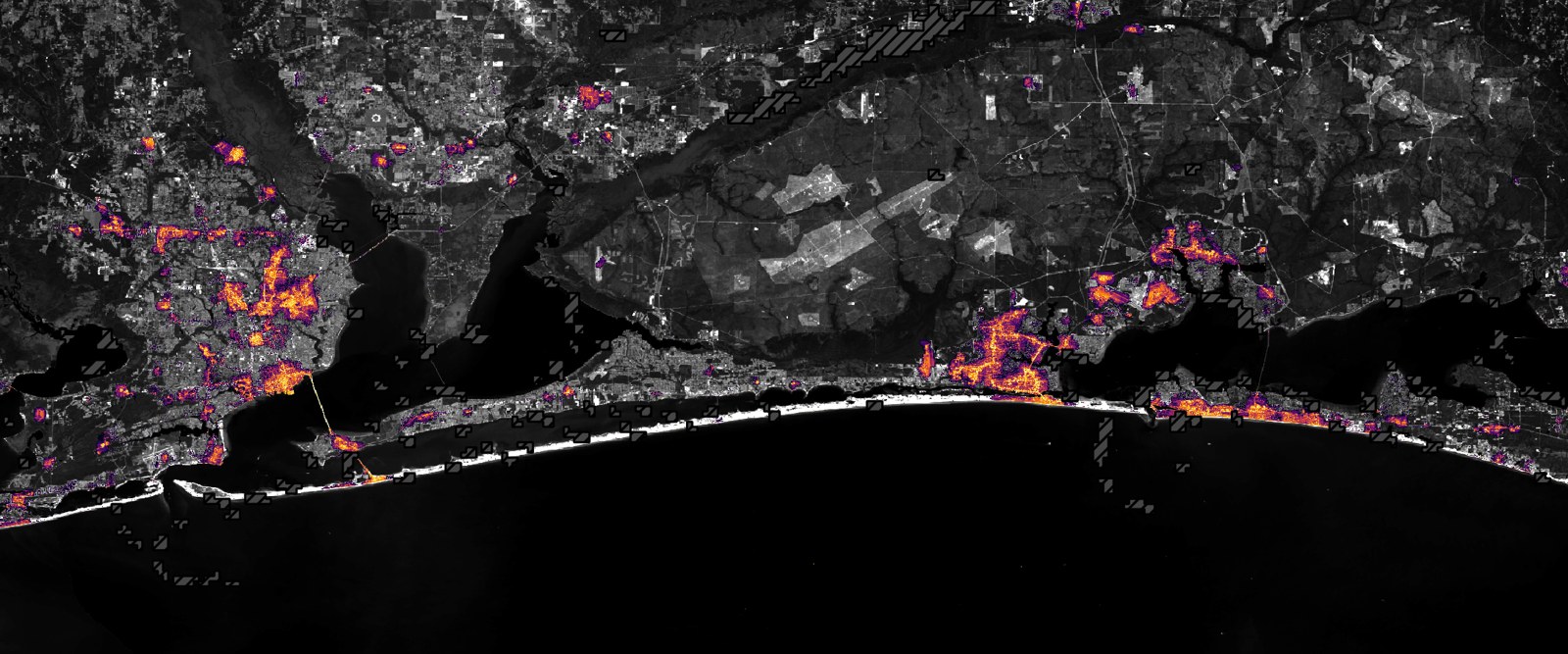 Citra satelit olahan Florida Panhandle, 11 Oktober 2026. NASA Earth Observatory/Lauren Dauphin; data Black Marble HD Ranjay Shrestha/NASA Goddard dan Landsat USGS. Bukan foto warna alami.