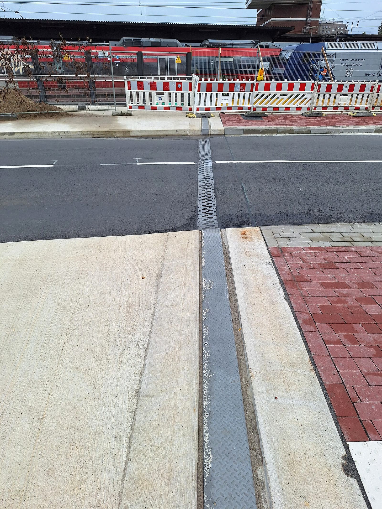 Sambungan muai Jembatan Hamburger di Osnabrück, Jerman, 1 Agustus 2025. Foto ilustrasi di luar Indonesia.