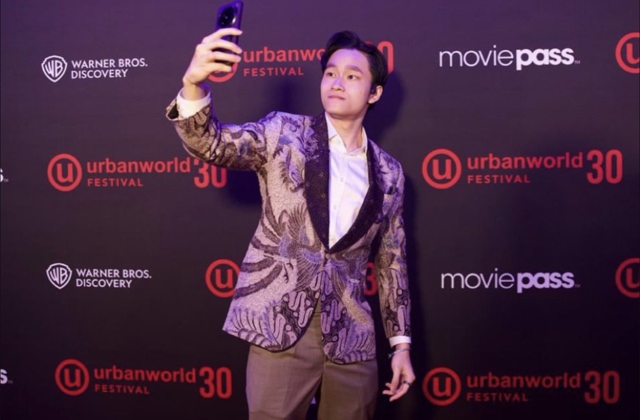 Azka Corbuzier berpose di red carpet Urbanworld Film Festival 2026 di New York.