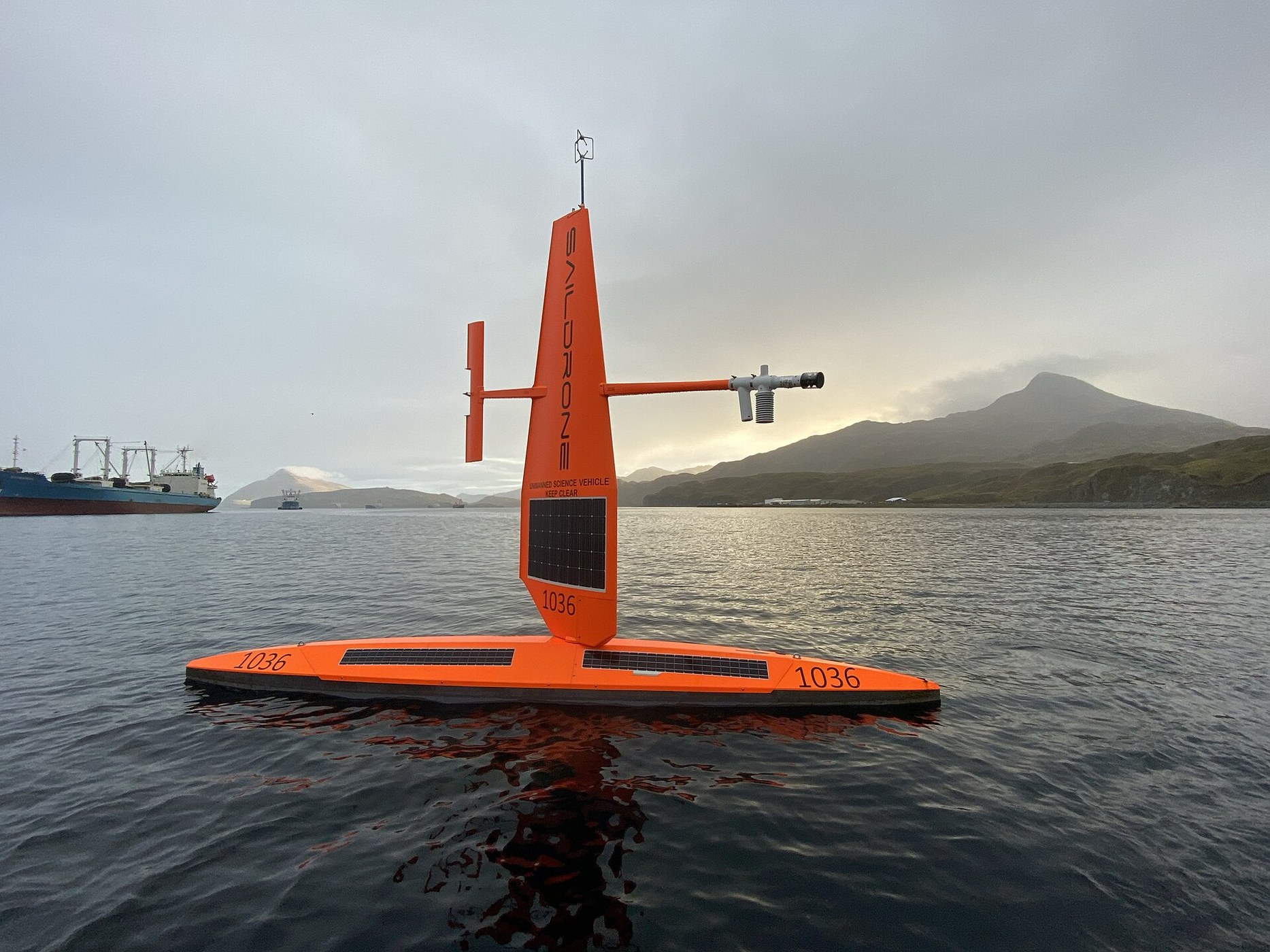 Saildrone pada misi Arktik NOAA 2019; ilustrasi teknologi, bukan armada COCO2; dokumentasi 11 Oktober 2019. Foto: NOAA dan Saildrone / domain publik.